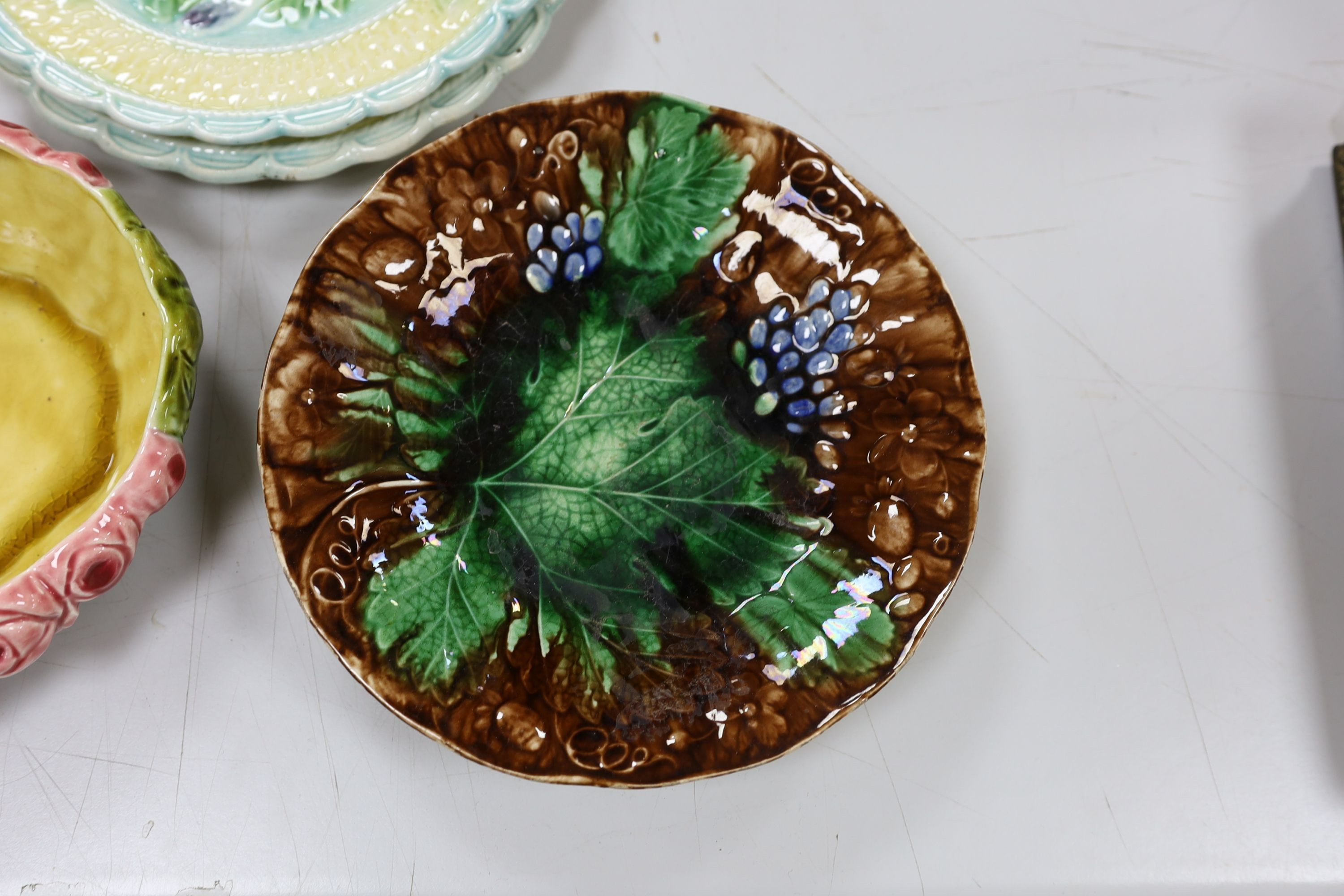 Two pairs of majolica dishes, three others, posy vase